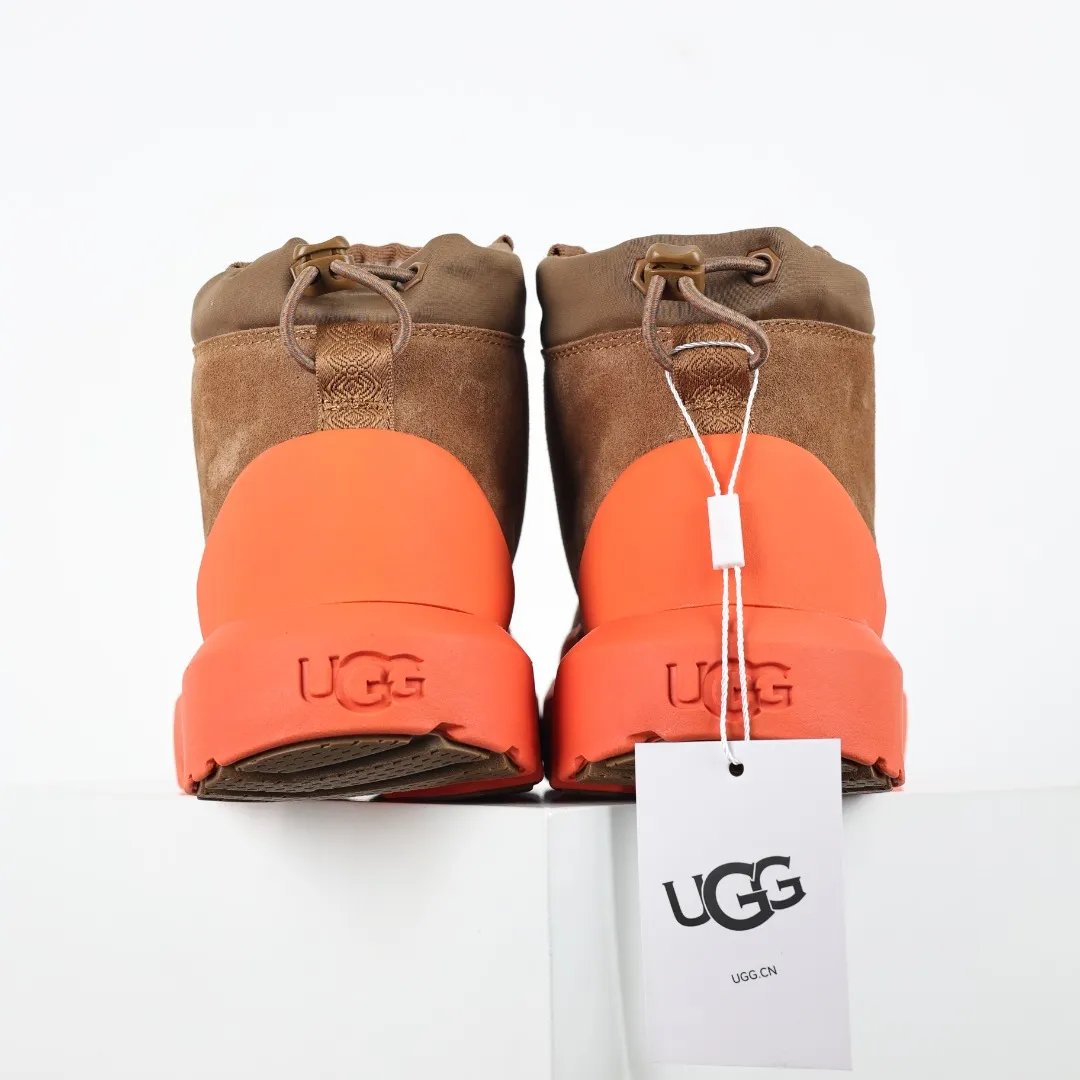 Pick up locally 💰660 Core recommendation Good price It is a very suitable choice for keeping warm in winter and at home. In the new year, uug launched a series of styles, which are partial to the preferences of young consumers and have also moved to the forefront of fashion trends. Shoe body material Water-repellent coated suede upper 17mm UGGPURE™ implantable wool insole Lightweight non-slip comfortable rubber outsole With brand LOGO trademark Comes with a full set of packaging Size: 35 36 37 38 39 40 41 42 43 44 45